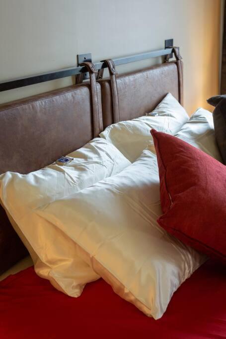 King Bed W/ Panoramic Views Of Dt! Lejlighed Rochester Eksteriør billede